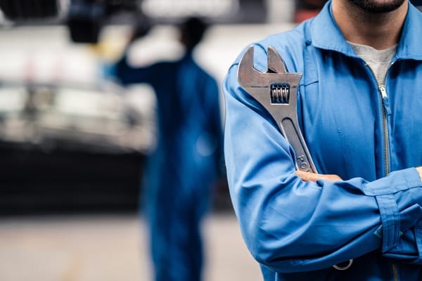 Why a BMW Specialist Mechanic is Better Than a Dealership