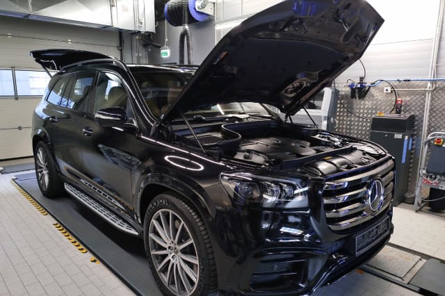 Common Signs Your Luxury Vehicle Needs Immediate Attention